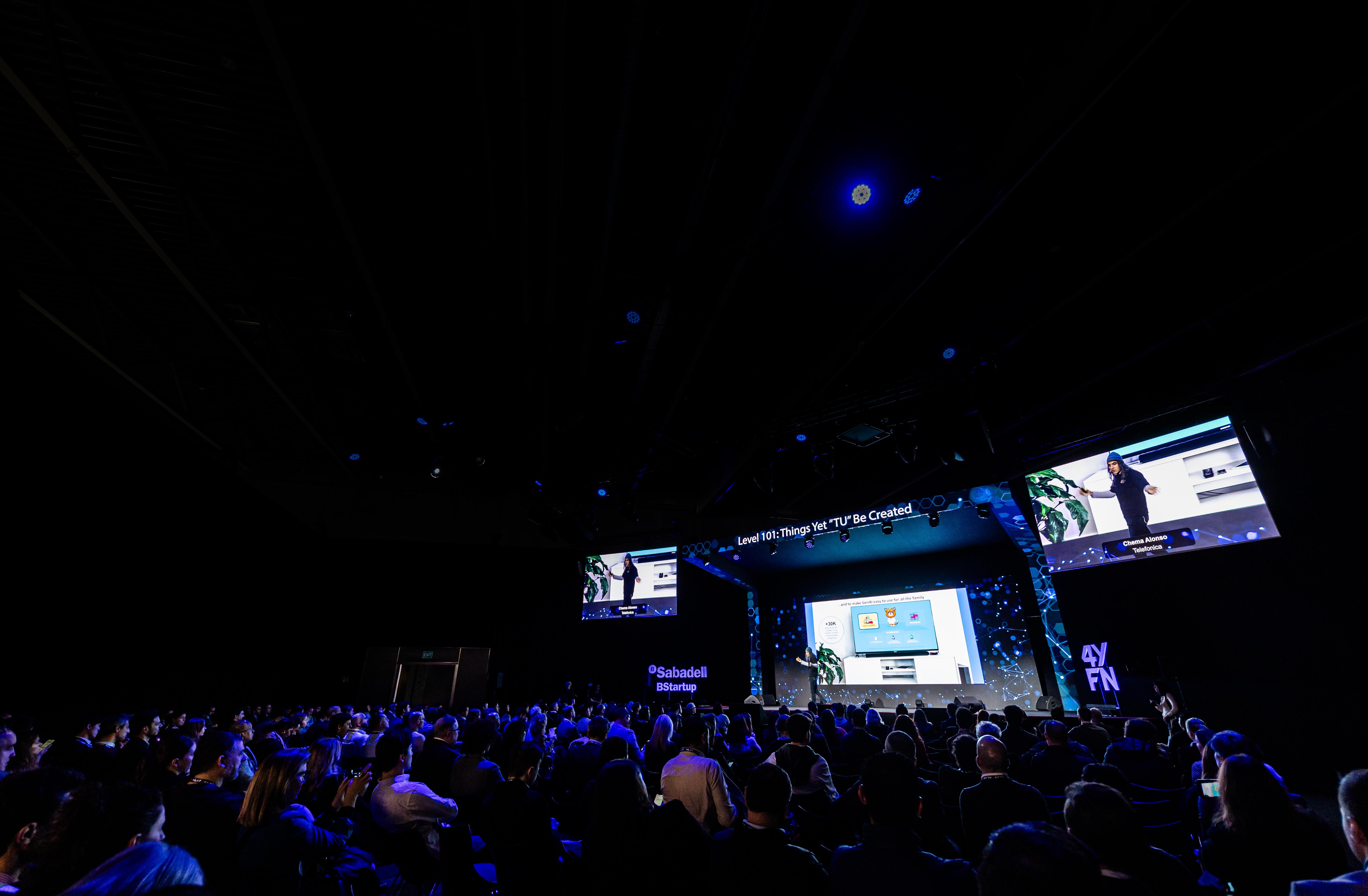 Full house at the talk by Chema Alonso, Chief Digital Officer of Telefónica, at 4YFN.