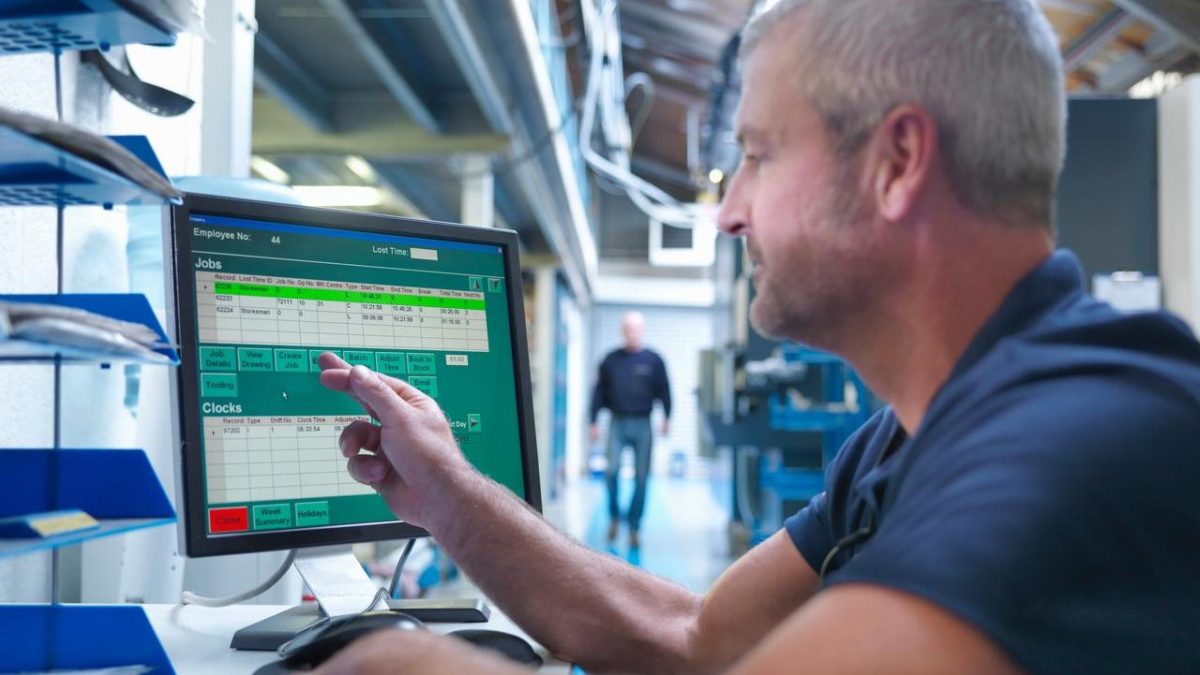 Find out what predictive maintenance is and its benefits.