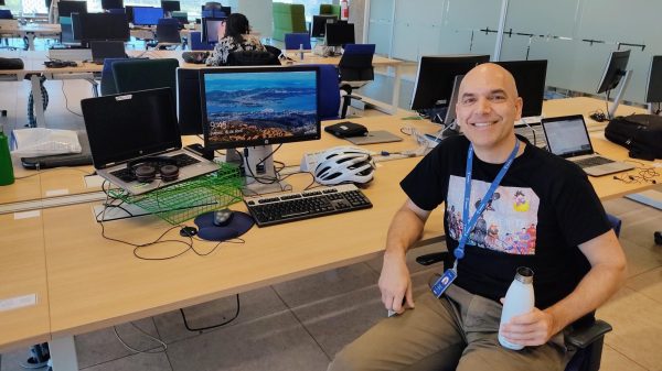Find out what a day at work is like for Telefónica employee Nacho del Río. Don't miss his tips and tools for everyday use.