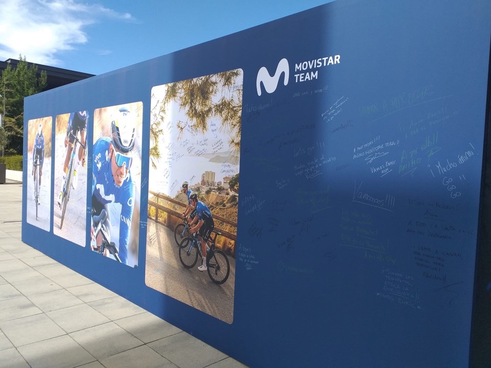 Mural de firmas en Distrito Telefónica.