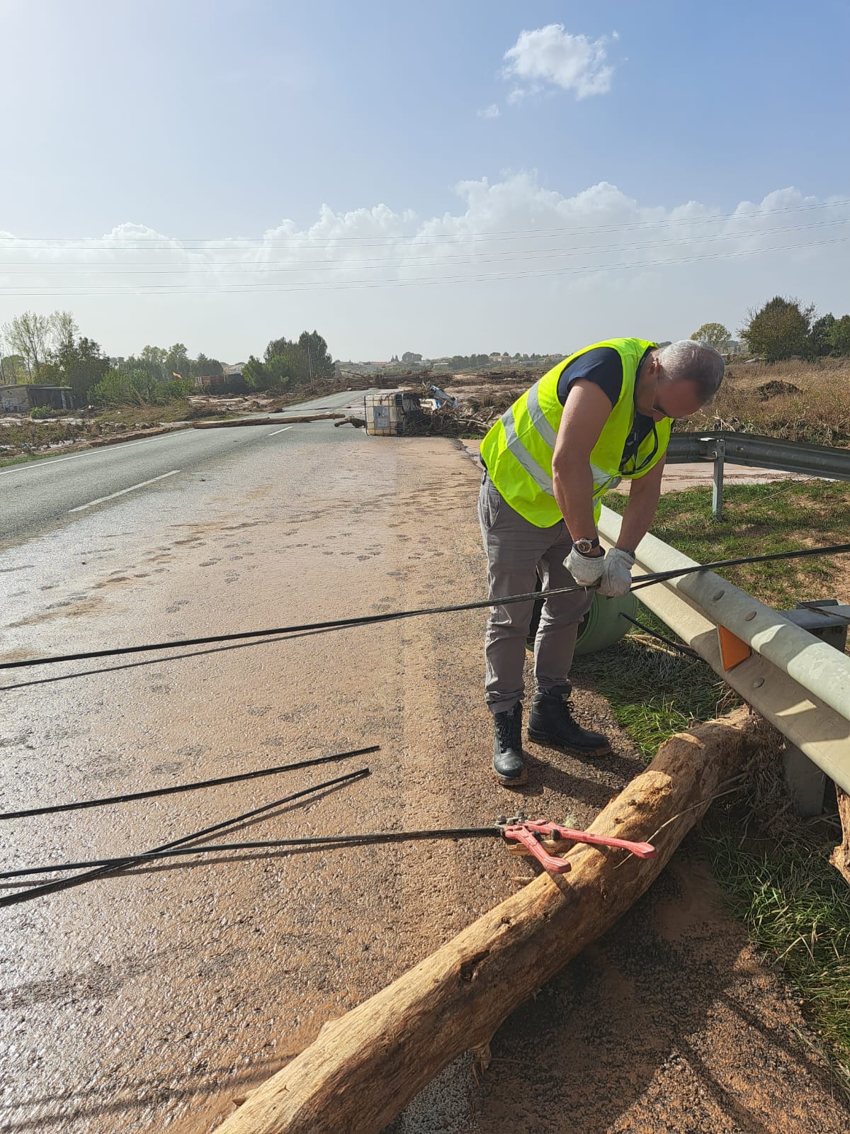 Trabajos para la recuperación del servicio en las zonas afectadas por la DANA.